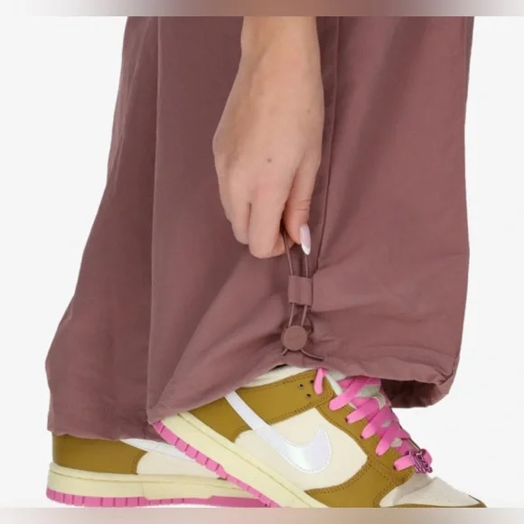 Nike Pink Track Pants with High-Rise Waist - Picture 4 of 16